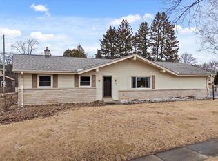 1550 N Pine St, Grafton, WI 53024