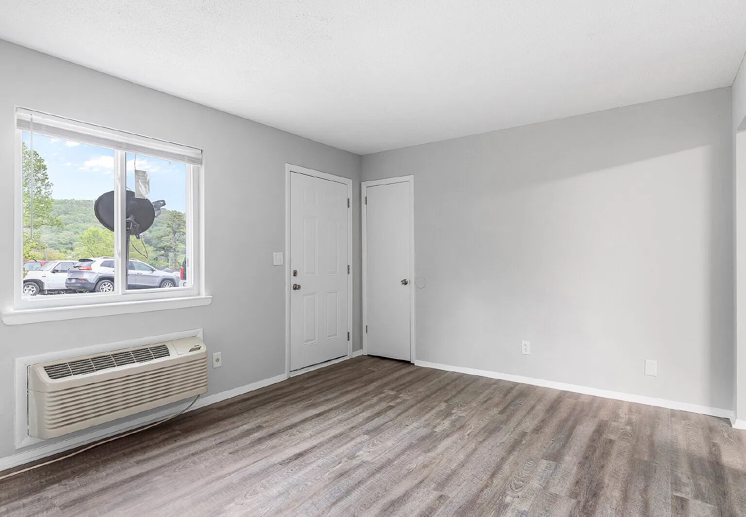 2 bed, 1.0 bath, 850 sqft, $940 — Photo 4