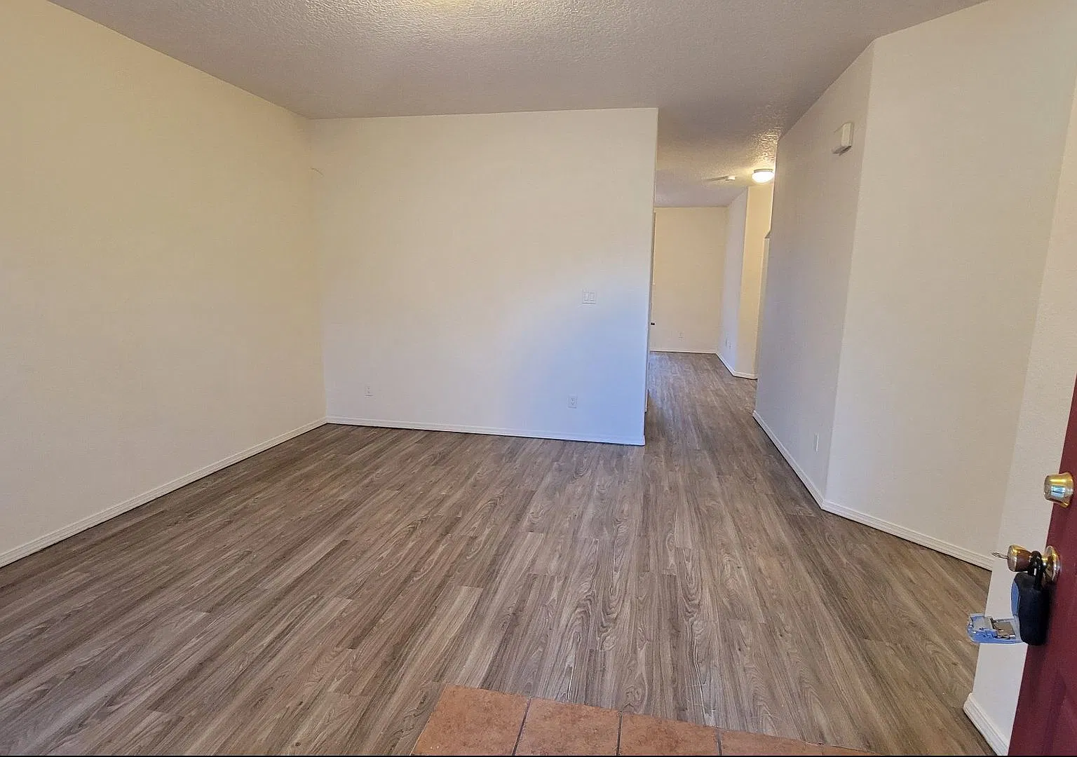 Spacious 4 bedroom in 7 Bar North! Near Cottonwood and Rio Rancho. — Photo 3