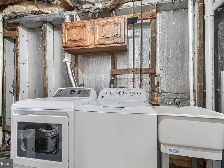 2332 Darby Ct — Photo 22