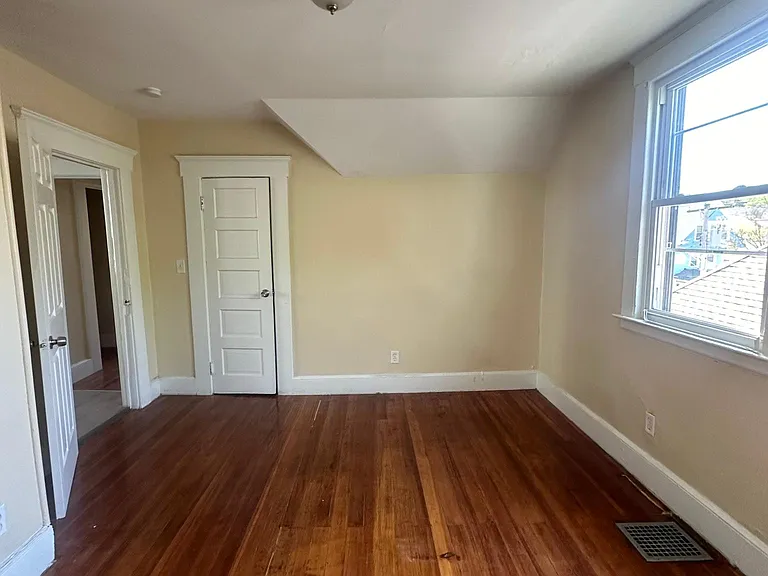 116 Sheffield Ave #3 — Photo 9