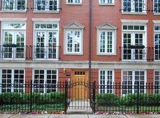 737 W Aldine Ave #3, Chicago, IL 60657
