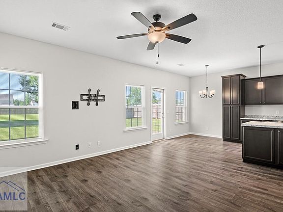 5th image of 145 Sunflower Cir NE