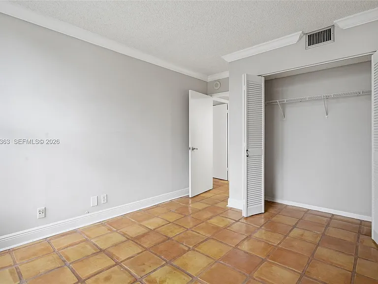 2500 Parkview Dr #415 — Photo 14