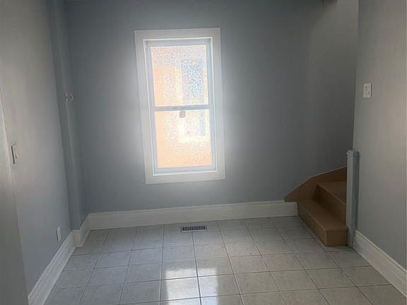 5th image of 1536 Marentette Ave