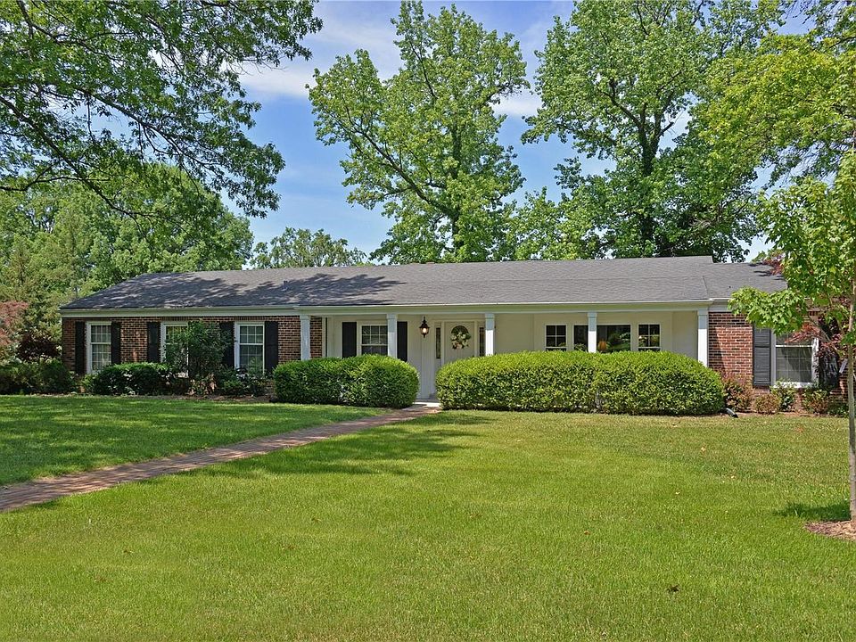 1st image of 535 Fairways Cir