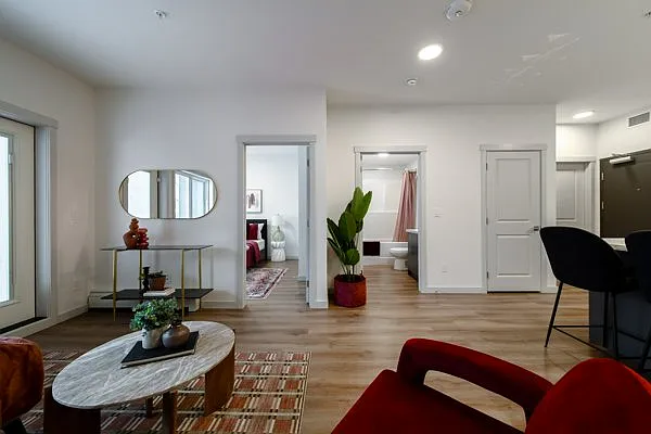 Elmora Apartments Meadowlark — Photo 4