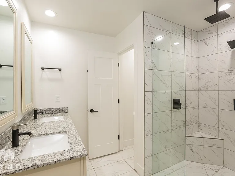 5108 S 23rd Ave — Photo 11