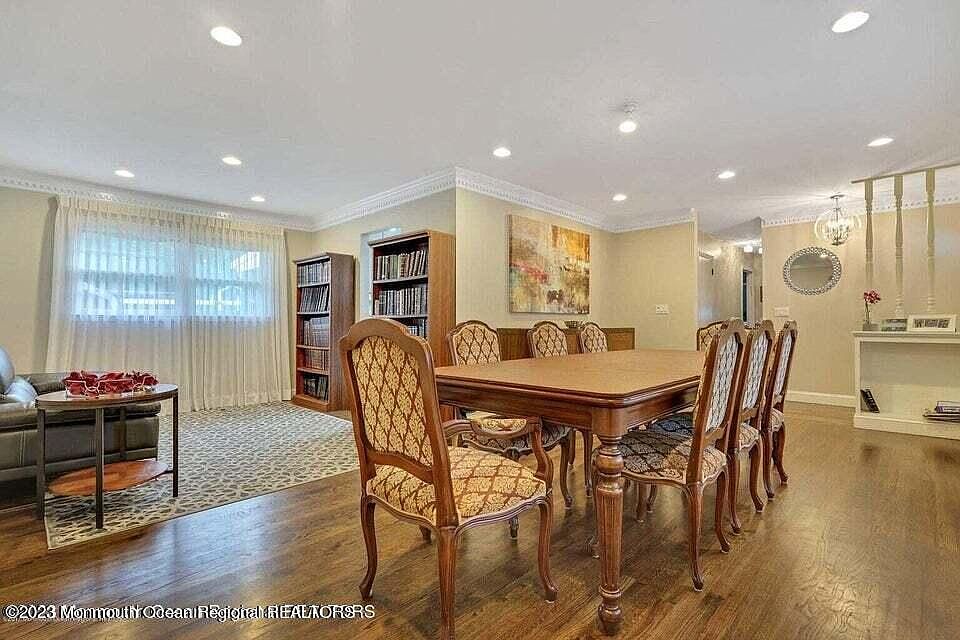1st image of 124 Yale Drive