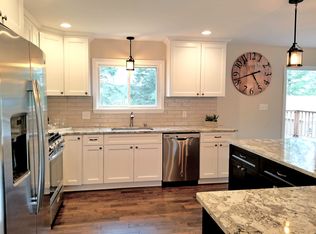 236 Groveland Dr, Howell, MI 48843