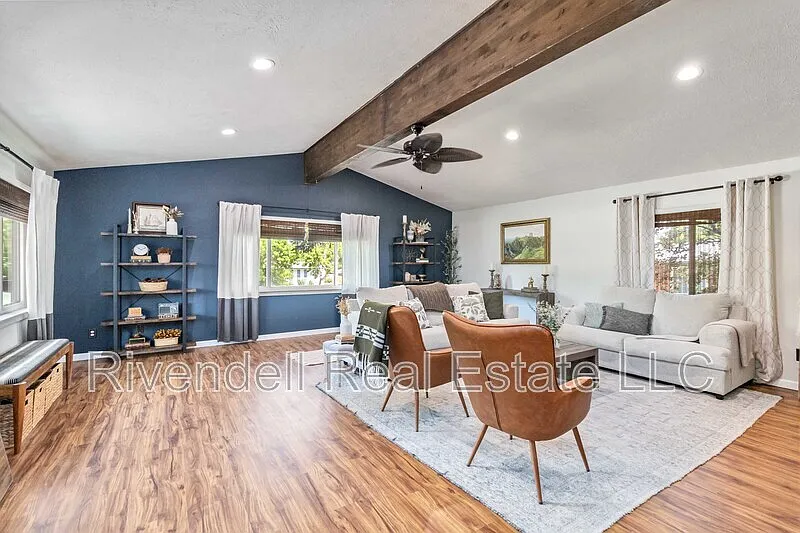 5 bed, 2.0 bath, 2778 sqft, $3,495 — Photo 3