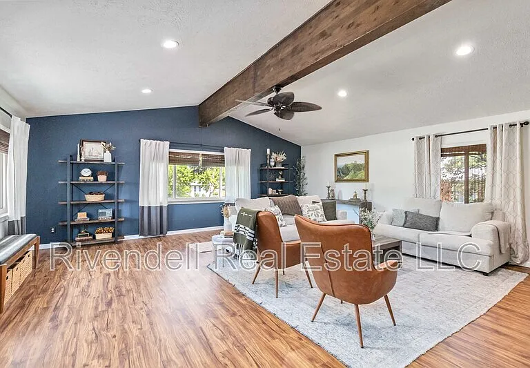 5766 W Elmhurst Dr — Photo 3