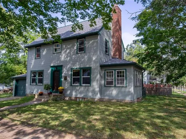 1021 9th Avenue, Menomonie, WI 54751