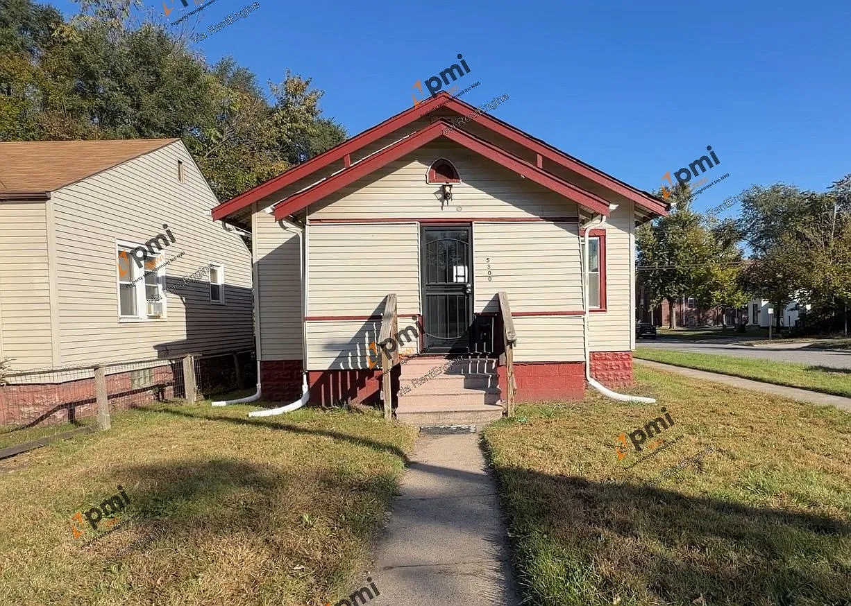 2 bed, 1.0 bath, 900 sqft, $1,195 — Photo 1