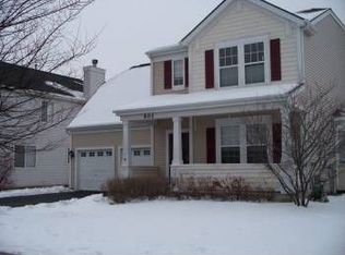 401 W Fielding Ln, Round Lake, IL 60073