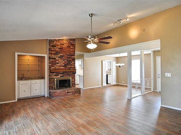3rd image of 3027 Kensington Dr