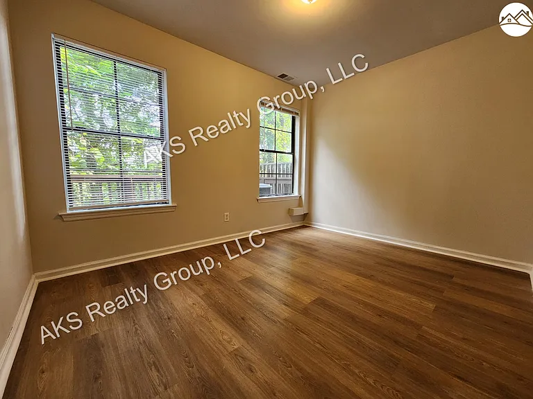 2269 Ridgemont Dr — Photo 16