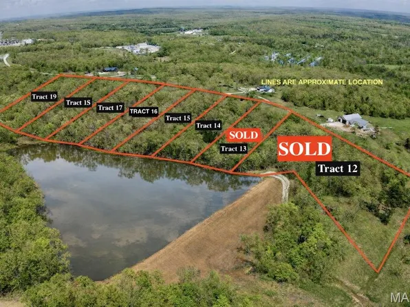 14 Legacy Dr, Potosi, MO 63664