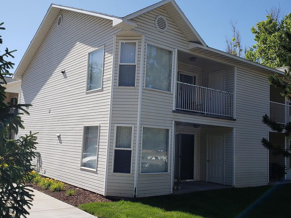 Exterior w deck