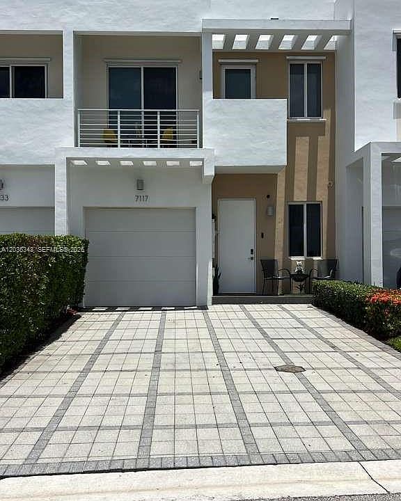 1st image of 7117 NW 103rd Path