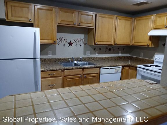 5th image of 114 N Lake Ave
