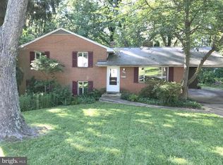 7653 Long Pine Dr, Springfield, VA 22151