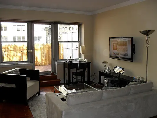 Rented by Medow Property | media 28