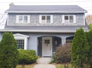 68 Gardner Rd, Nahant, MA 01908