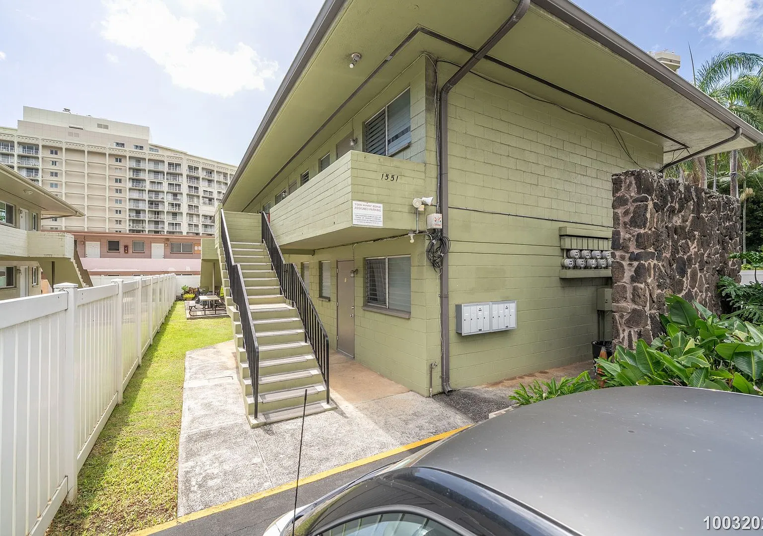 $1,725/Month | 1 Bedroom | 1 Bathroom | No Parking — Photo 2