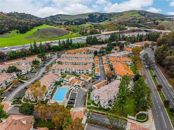 70 Willowcrest Ln, Pomona, CA 91766