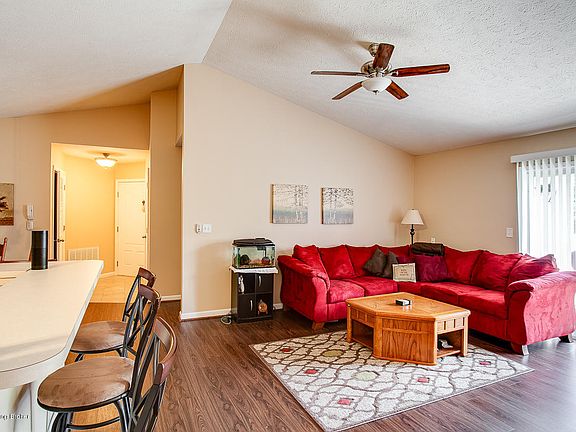 4th image of 9102 Hawthorne Pointe Dr Unit 201