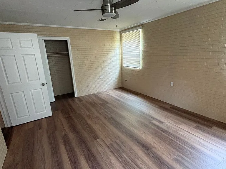 3224 Robinhood Rd — Photo 10