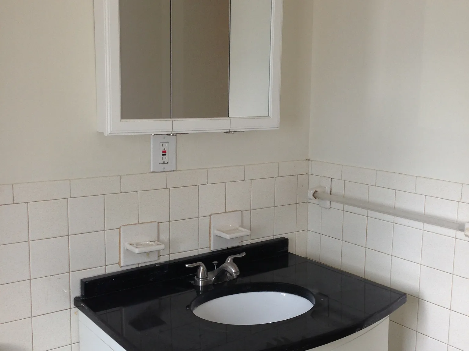 1 bed, 800 sqft, $1,275 — Photo 3