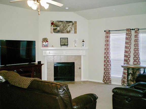 3rd image of 1204 Whisper Willow Dr