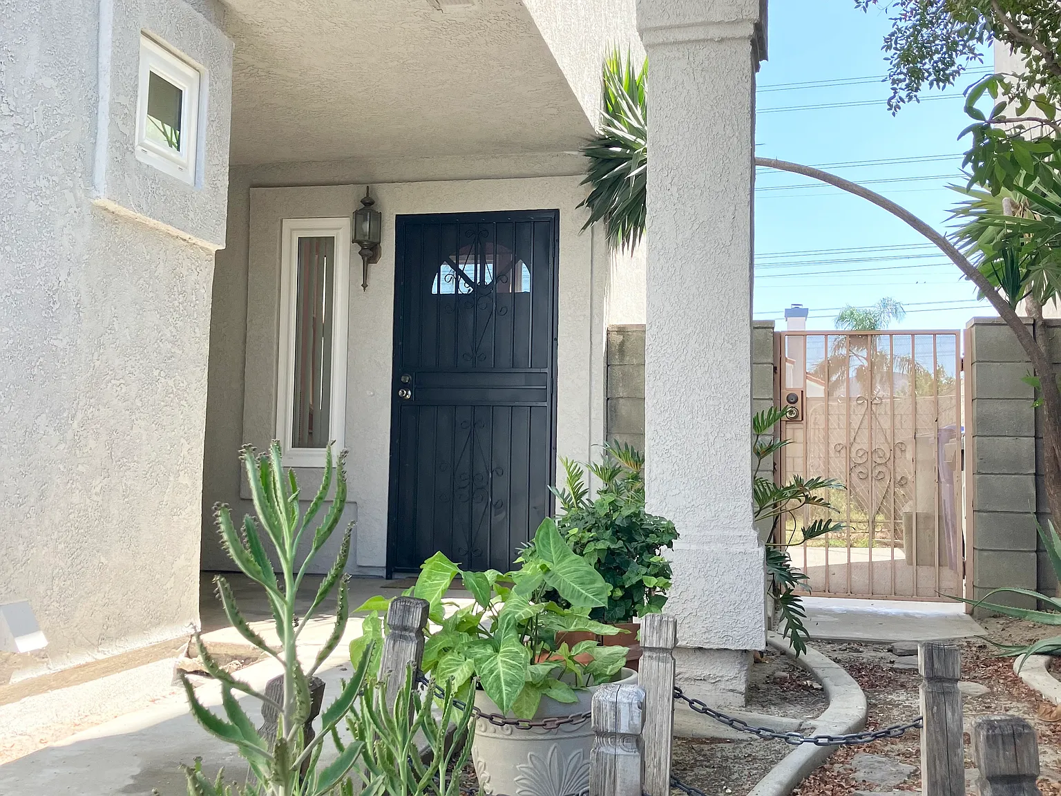 3 bed, 2.5 bath, 1455 sqft, $3,100 — Photo 3
