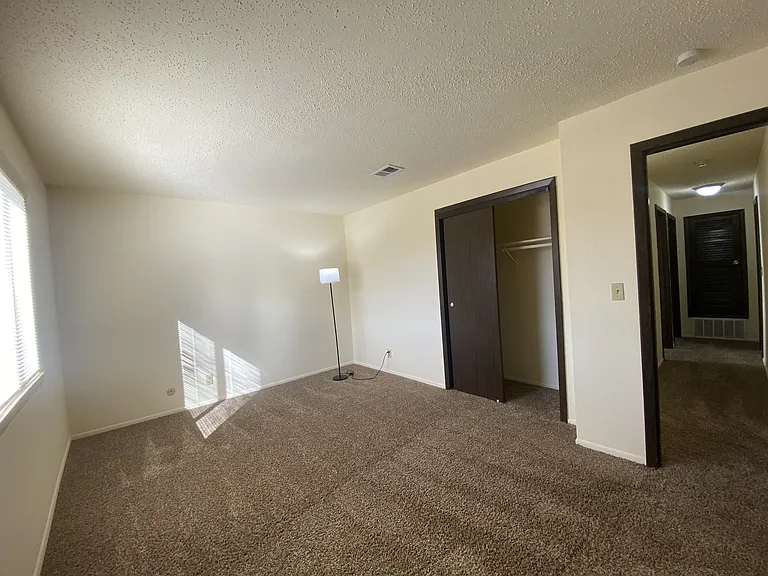 Kimberly Club Apartments — Photo 194