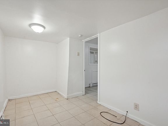 4th image of 1300 N Alden St