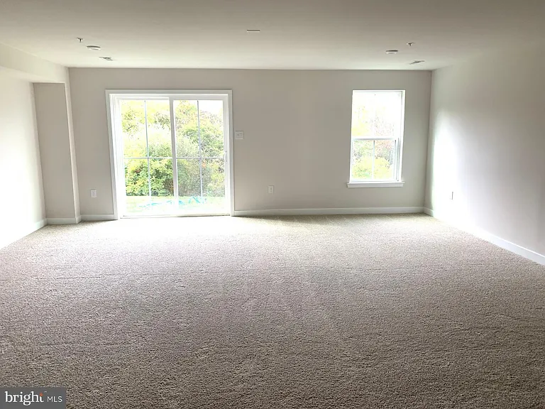 256 Chase Dr — Photo 8