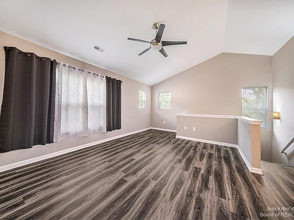 3rd image of 421 Fieldstone Ct