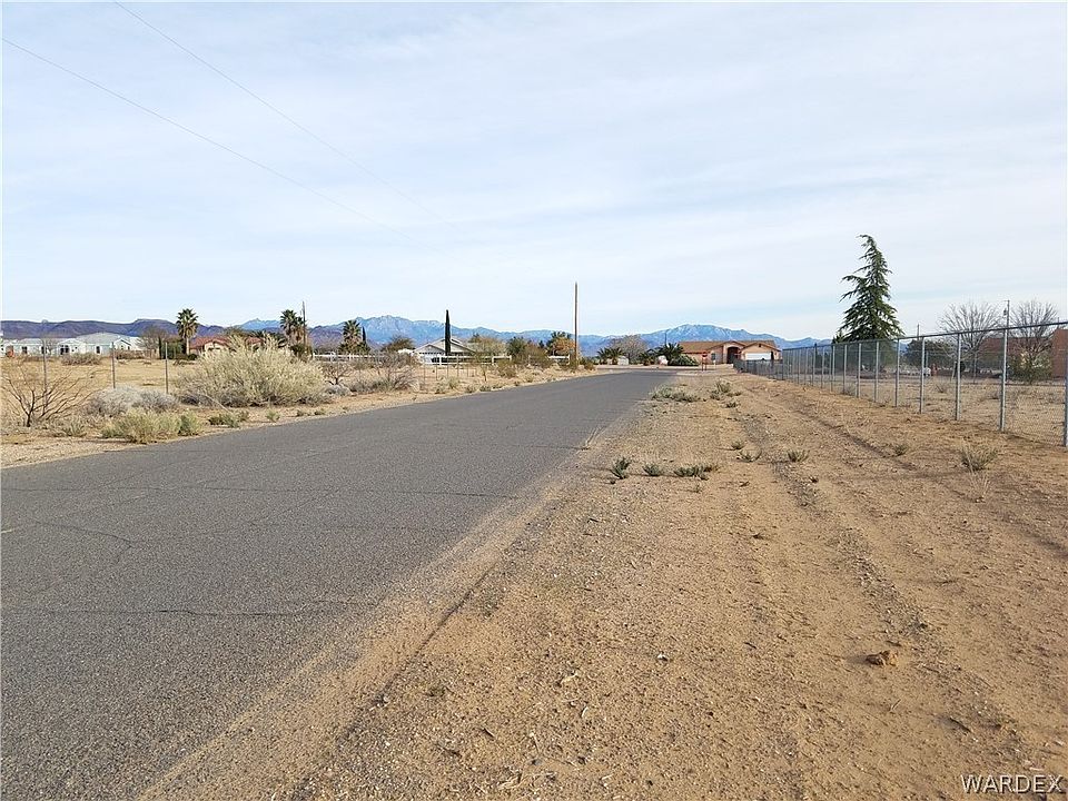 2nd image of 914 S Salt Road