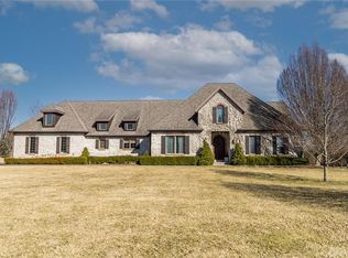 6335 Fairway Ct, Greenville, OH 45331