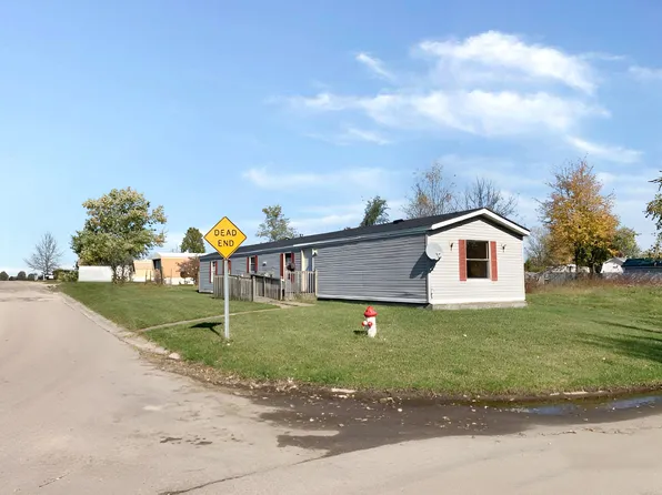 716 Greenbriar Dr, Hartford City, IN 47348