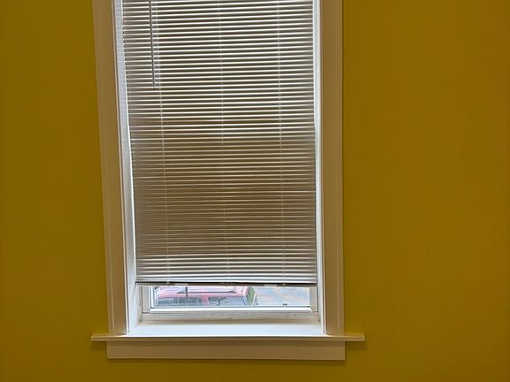 4th image of 1753 E 72nd Pl