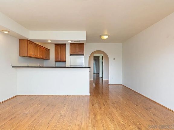 5th image of 1620 Pomona Ave