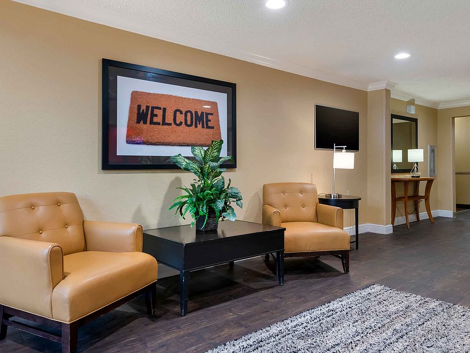 Lobby and Guest Check-in