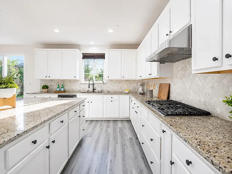 1837 S La Barbera Ave — Photo 13