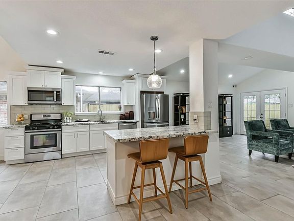 5th image of 5403 Royal Pkwy