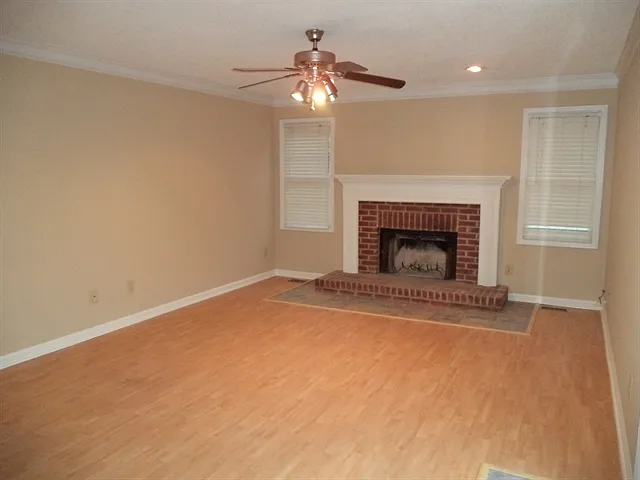 1517 Autumn Ridge Dr — Photo 8