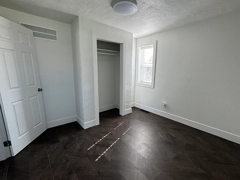 109 Archer St — Photo 9