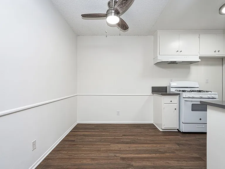 1132 Rosedale Ave — Photo 7